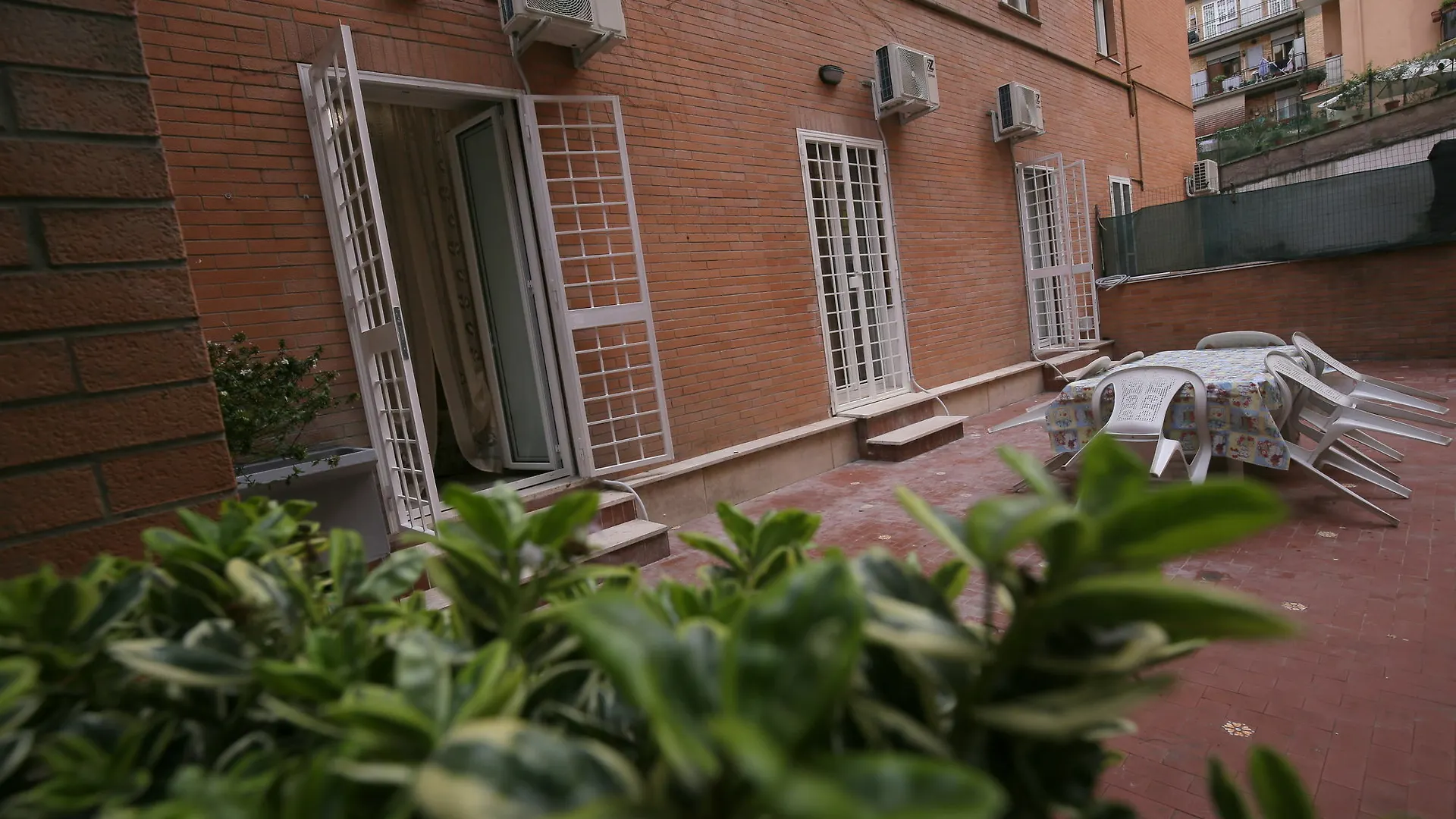 Rooms Monteverde Rome Italy