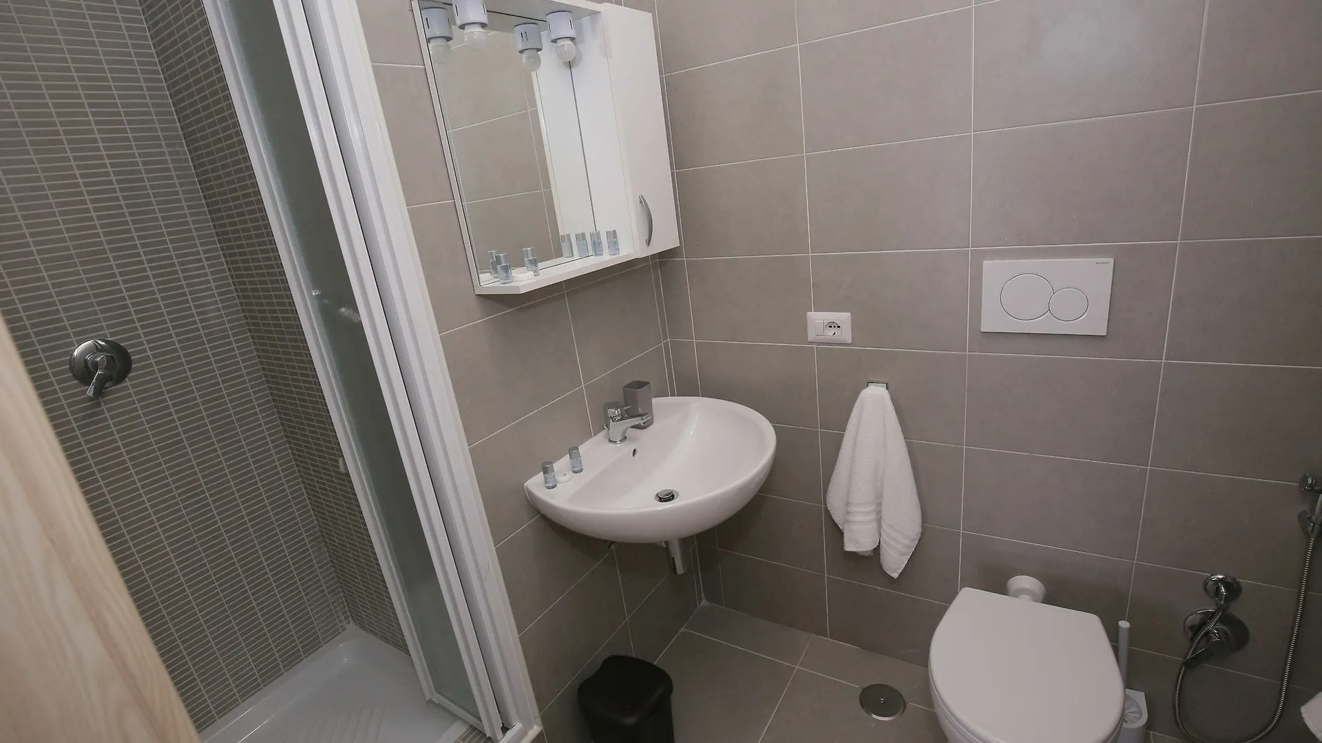 *** Guest house Rooms Monteverde Rome Italy